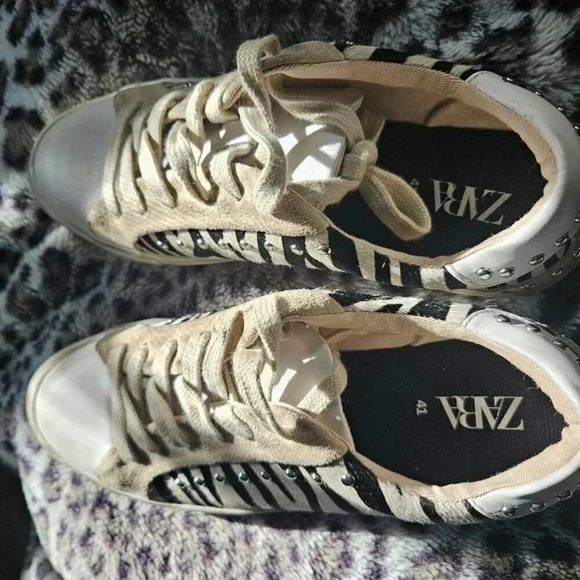 Zara | Zebra Pattern Studded Distressed (but like new!) Sneakers Size 41 - Picture 7 of 16